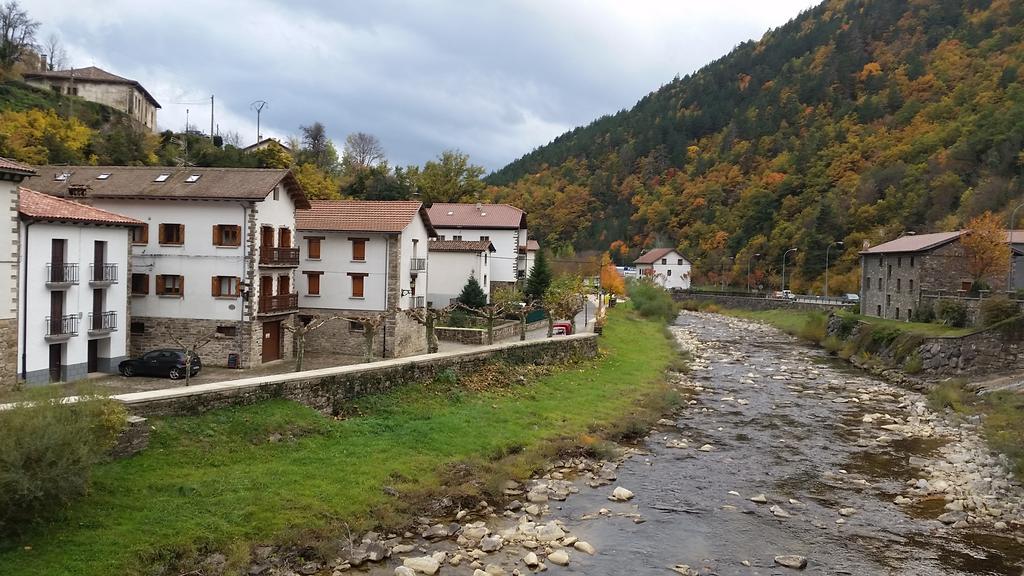 Albergue Armaia Artepea Urzainqui Екстер'єр фото